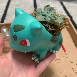 Cute Pokemon Bulbasaur Planter Pot + SURPRISE Bonus Gift!
